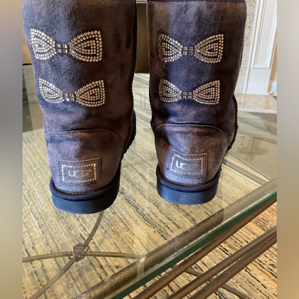 Classic Short Swarovski Crystal Bow Uggs in Peacoat Navy sz 8 No missing stones